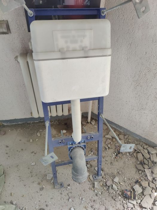 Унитаз с инсталяцией