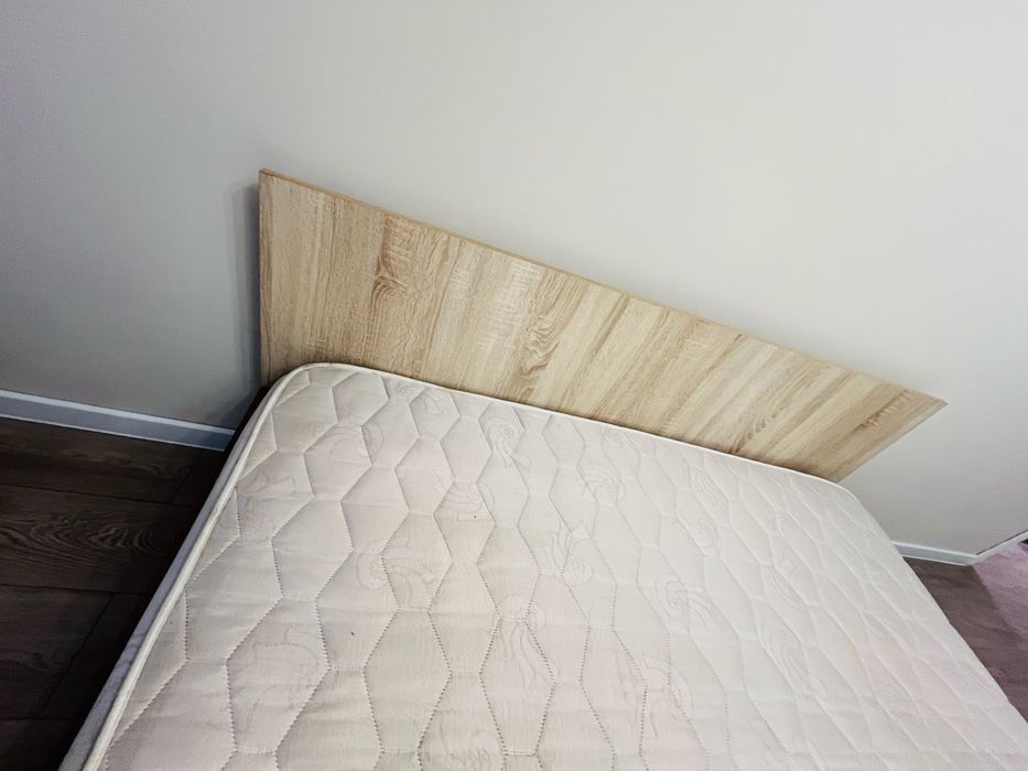 Продам кровать с матрасом