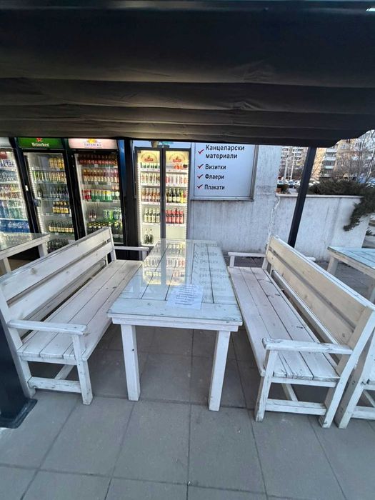 Маси и пейки за заведение