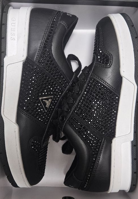 Маратонки Guess  нови