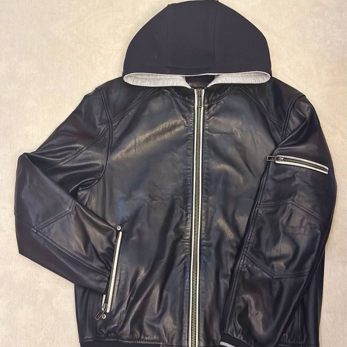 Продаётся куртка кожаная привезена из Турции, новая.