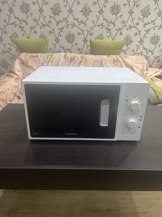 Микровълнова Samsung ME71A за части