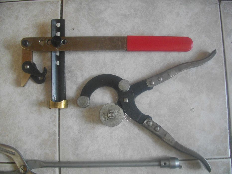 Клещи Огъване Тръби Спирачки/ Монтаж Накладки/ Монтаж Клапанна Пружина