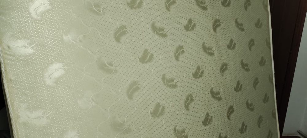 Продаётся матрас 160/200