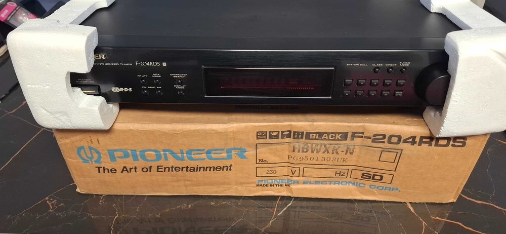 Pioneer F-204RDS / AM/FM Digital Synthesizer Tuner