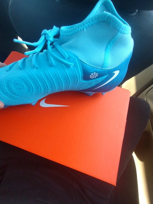 Футболни бутонки