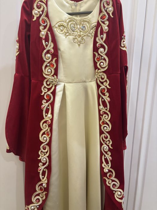 Национальное казахское платье