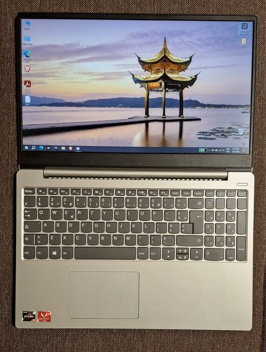 Laptop Lenovo 330S-15ARR 8GBDDR4, 256GB SSD NVME nou