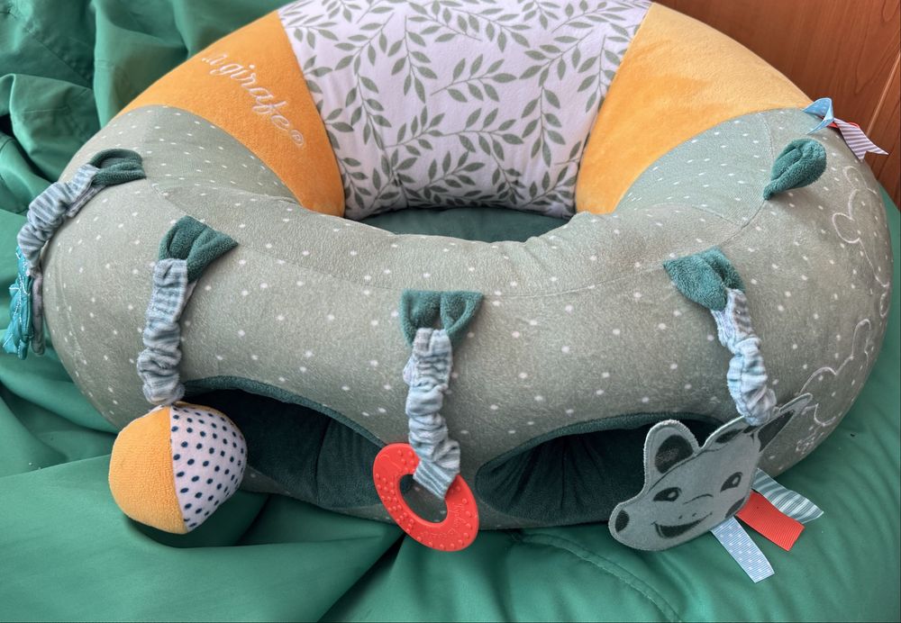 Бебешки пуф с активности жирафчето Софи