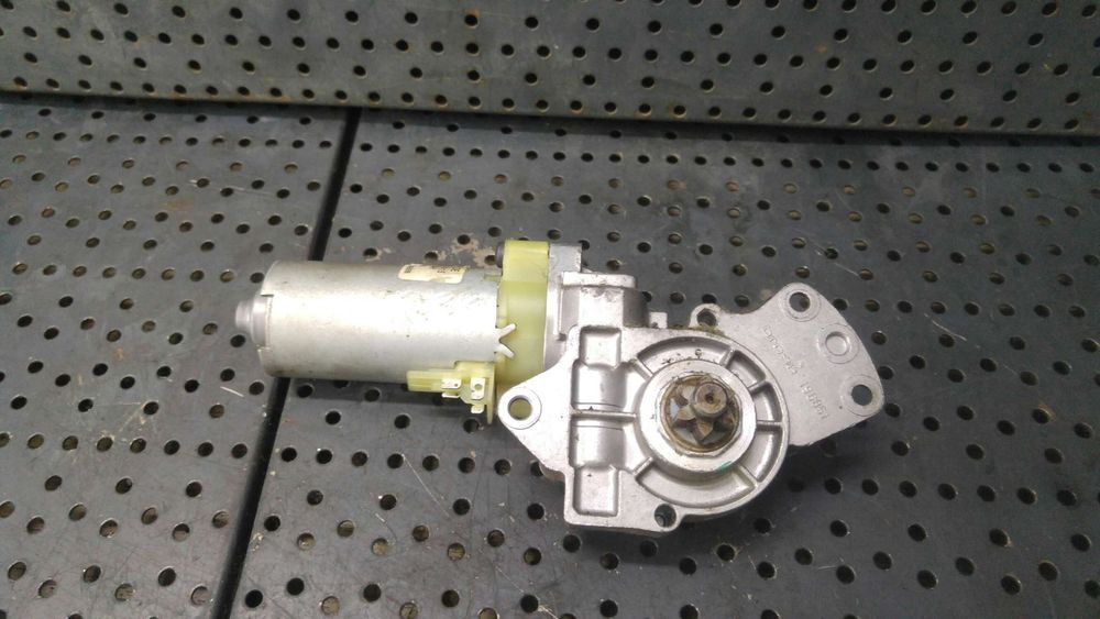 Motoras reglaj scaun dreapta skoda superb 1 3u4 3b0959762ah