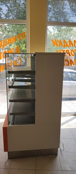 Топла витрина за закуски