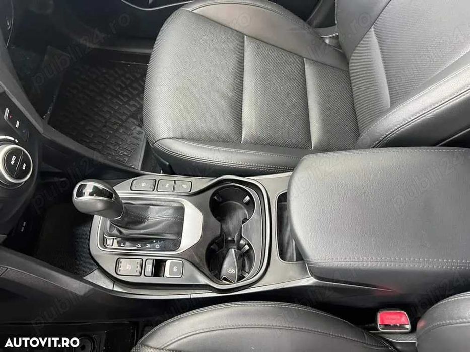 Hyundai Grand Santa Fe
