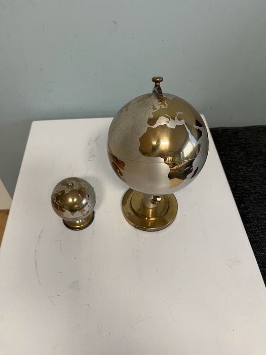 Глобус - диспенсър / 50-те