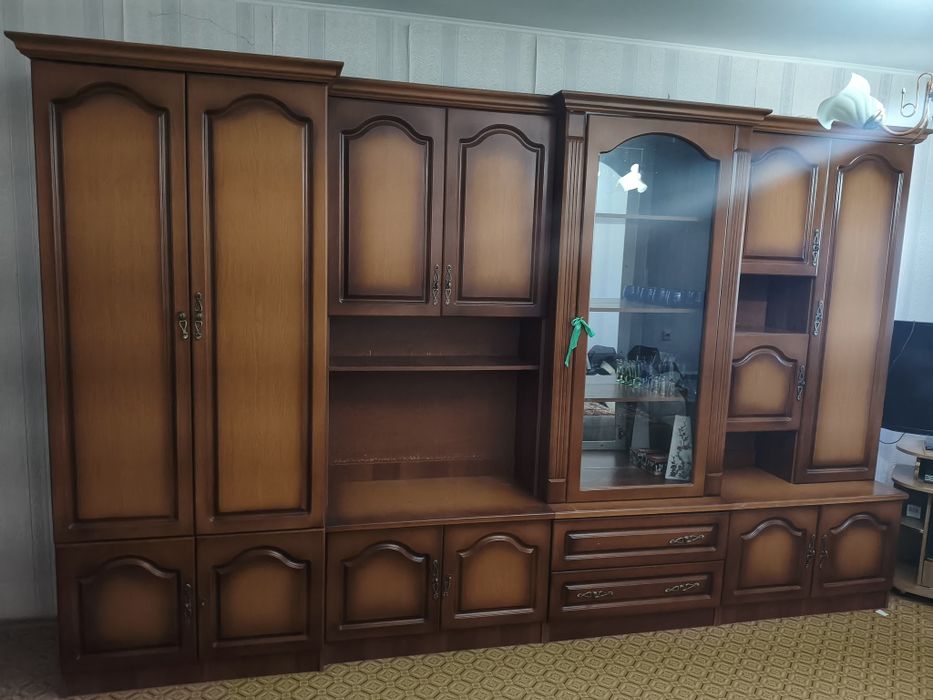Продам стенку в зал