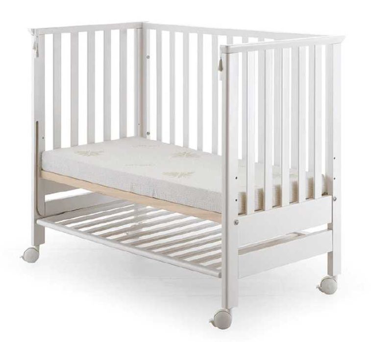 Vand patut cosleeping atasabil Anne Bebe Contact Azzurra lemn fag Italia, saltea inclusa, set protectie 4 piese bumbac si set lenjerie bumbac 3 piese