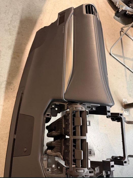 Faruri plansa bord  airbag ventilatoare conducte aer Lexus nx is
