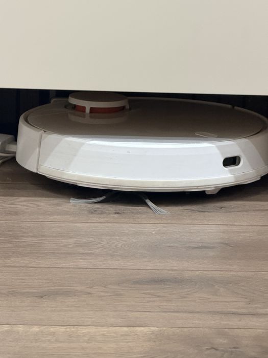 Моющий робот пылесос