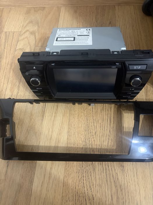Vând unitate multimedia originală Toyota Corolla 2016