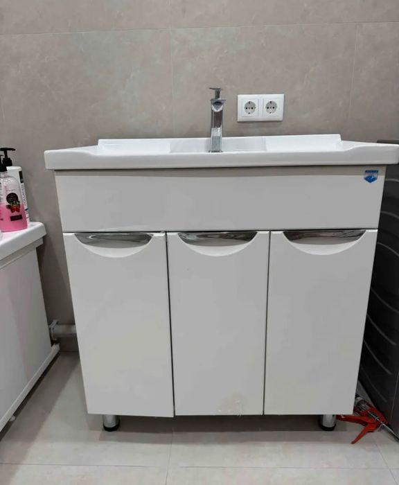 Продам тумбу под раковину