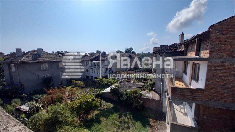 Жилищен имот без такса поддръжка в широк център Царево