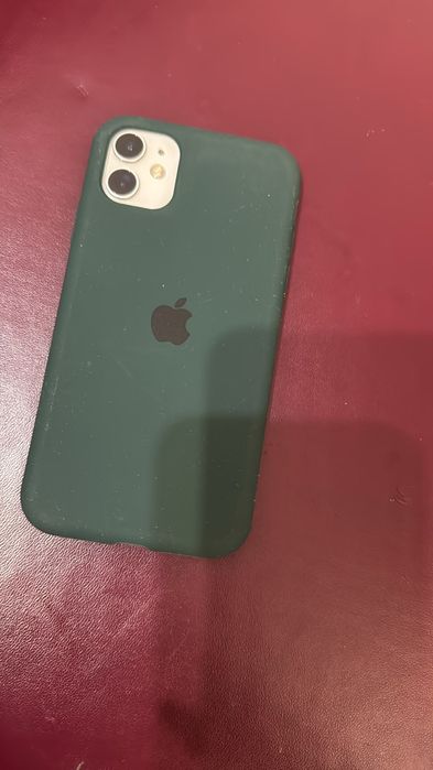iPhone 11 в хорошем состоянии