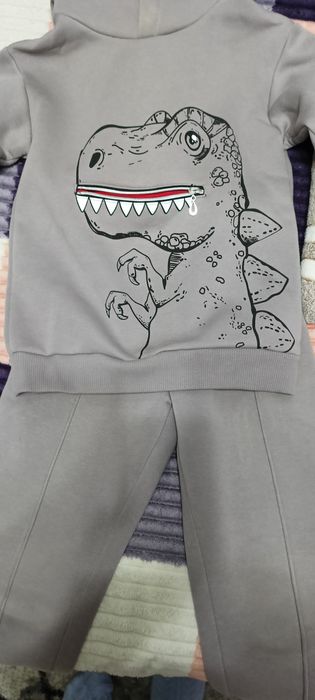 Продам костюм для мальчика