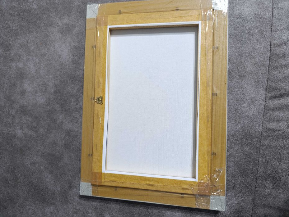 Картина по номера "Лебеди", завършена, готова за окачване, в рамка