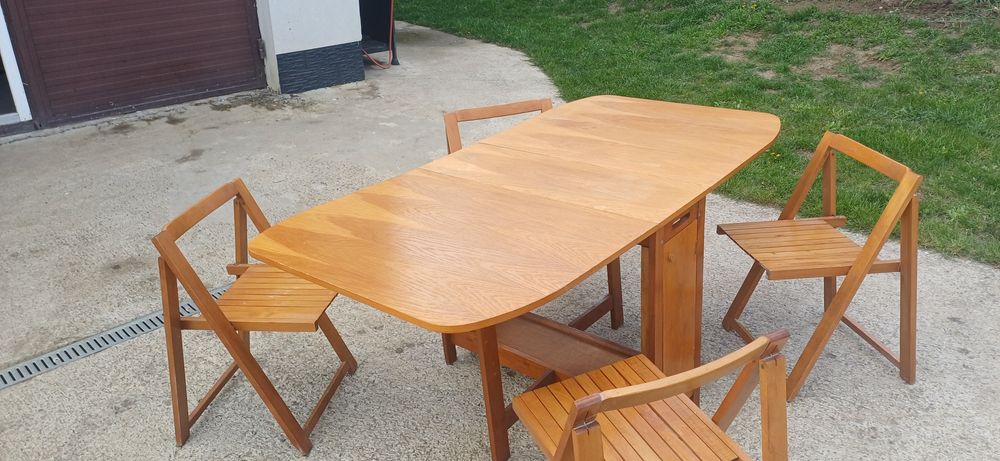 Masa extensibila+4 scaune.