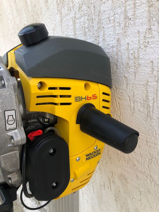 Demolator pe benzina  Wacker Neuson BH 65 ca nou