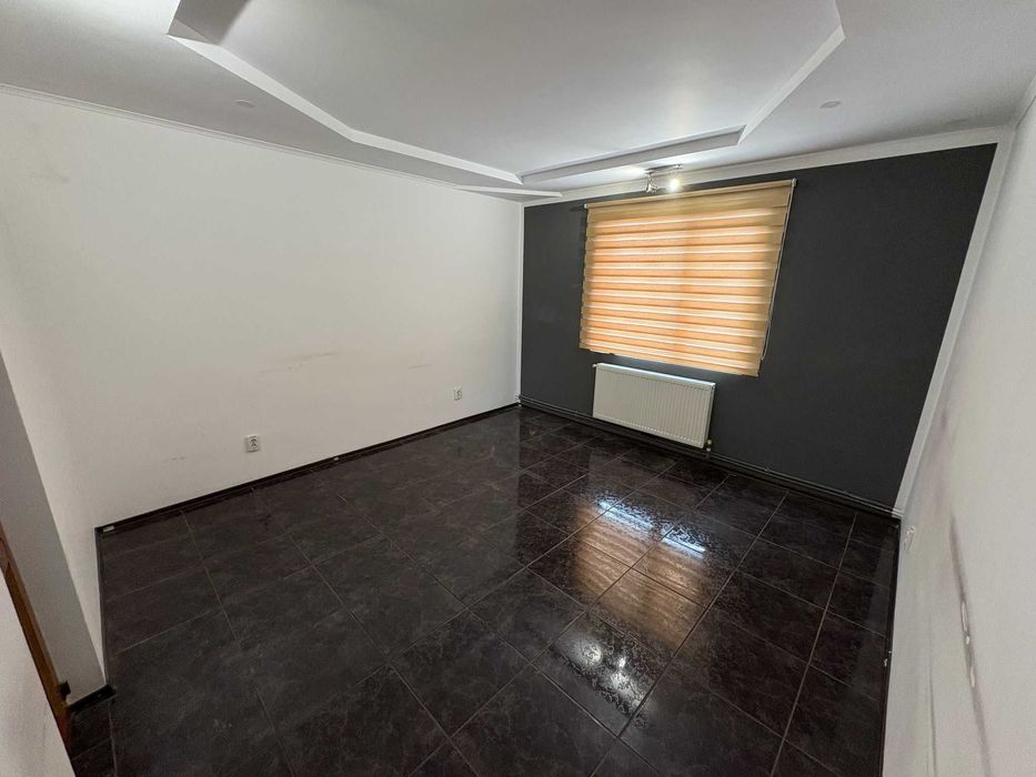 Spatiu de inchiriat Valu lui Traian- Zona Centrala cu iesire la sosea