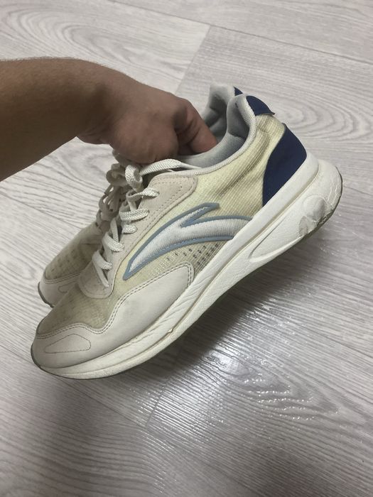 Продам кроссовки Anta