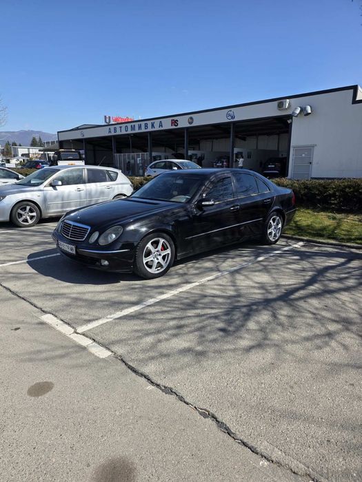 Mercedes E270 Avantgarde черен