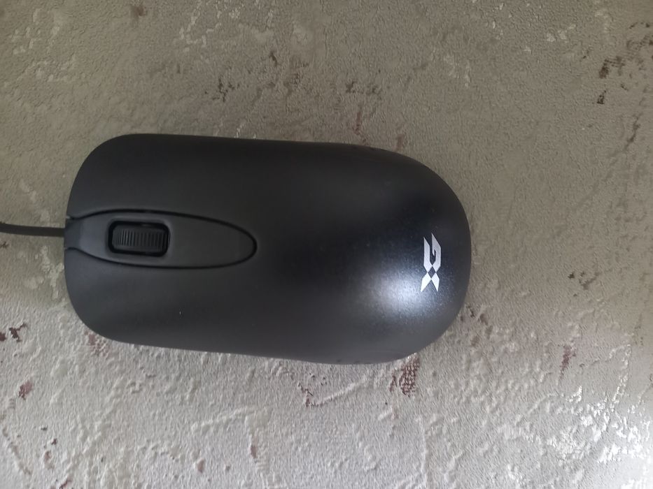 Продам проводную мышку