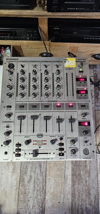 Mixer behringer djx700 in stare f buna