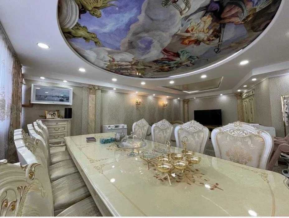 Срочно продается 3\4\9 96м2 ДАРХАН ул Кари Ниязи с ремонтом !!