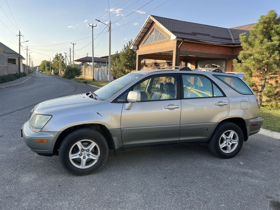 Продаётся Lexus Rx300