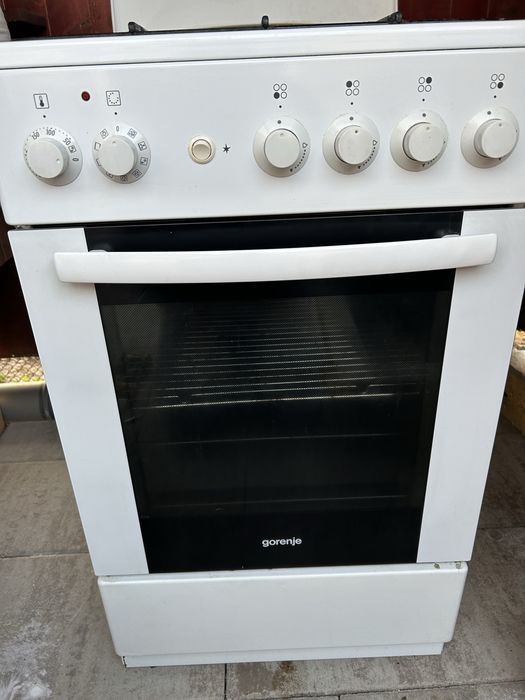 Aragaz 4 ochiuri cu aprindere + cuptor electric