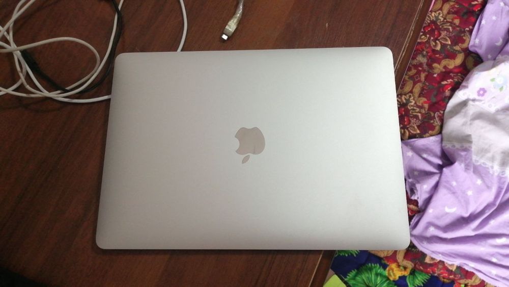 Mac book air 13.3 Apple M1 99% yangi