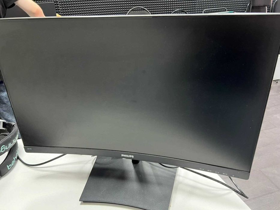 СРОЧНО! ДЕШЕВО! Продам Смарт Телевизор Huawei,55