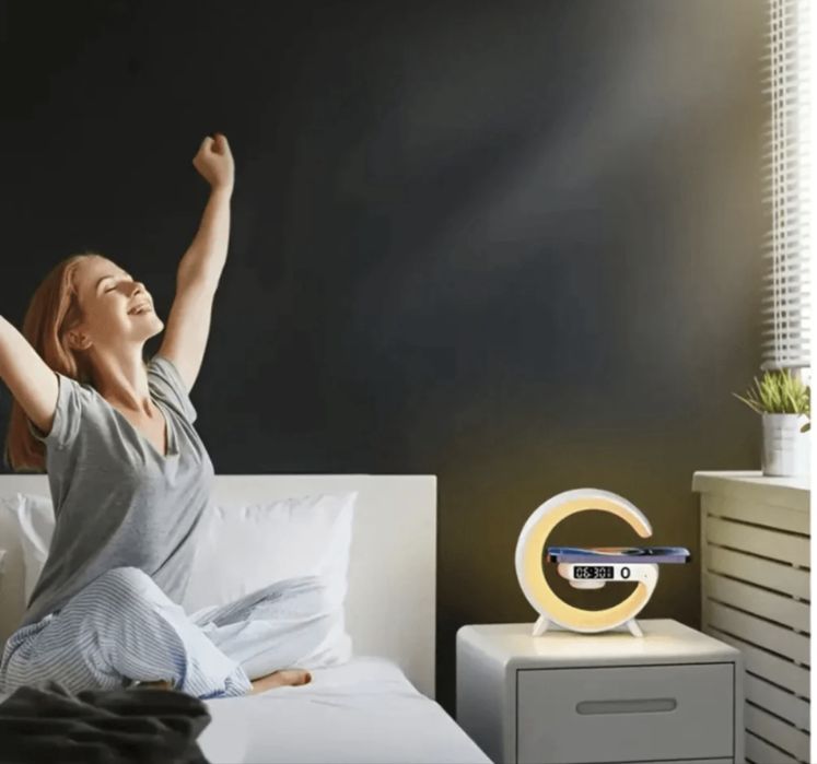 Lampa  cu sunete , ceas si incarcare wirelss