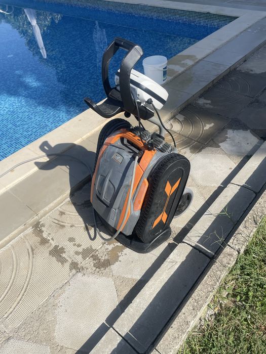 Професионален фобот за басейн