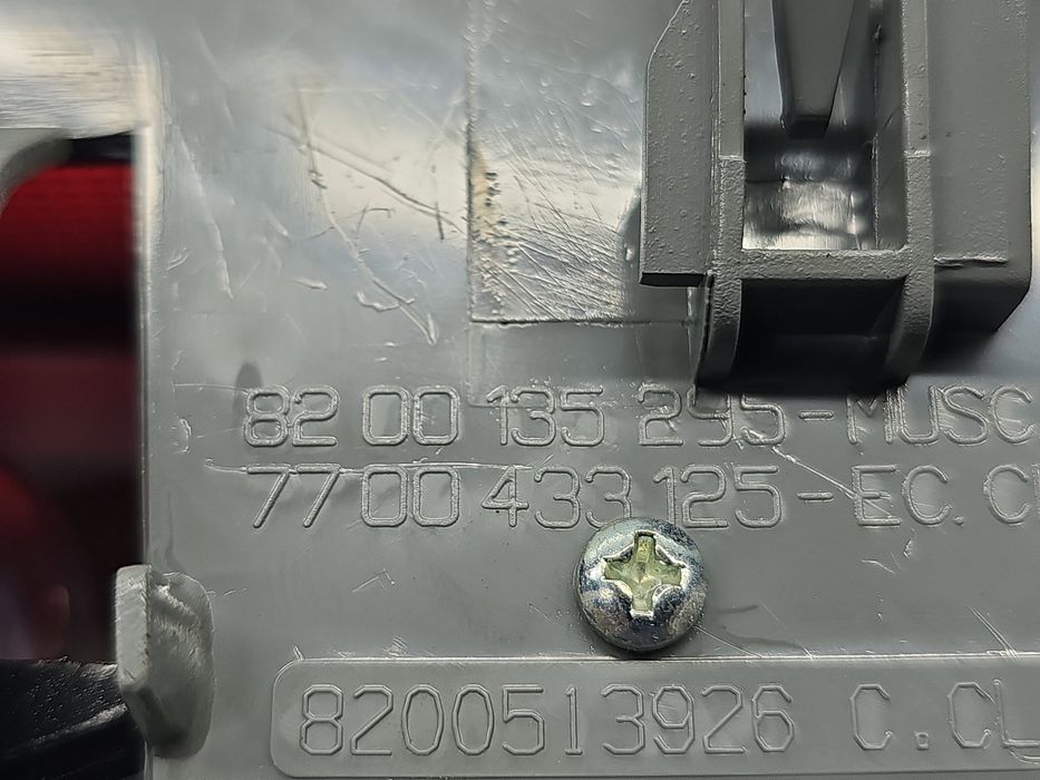 Stop auxiliar Renault Symbol 2 [Fabr 2008-2012] Berlina 8200135295