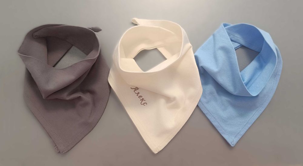 Персонализирани бебе лигавници – стил бандана, подарък  за бебе с име