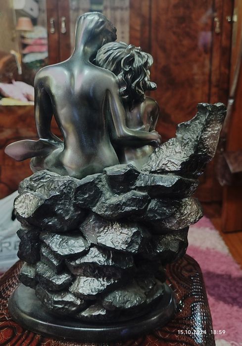 Статуэтка  очень красивая