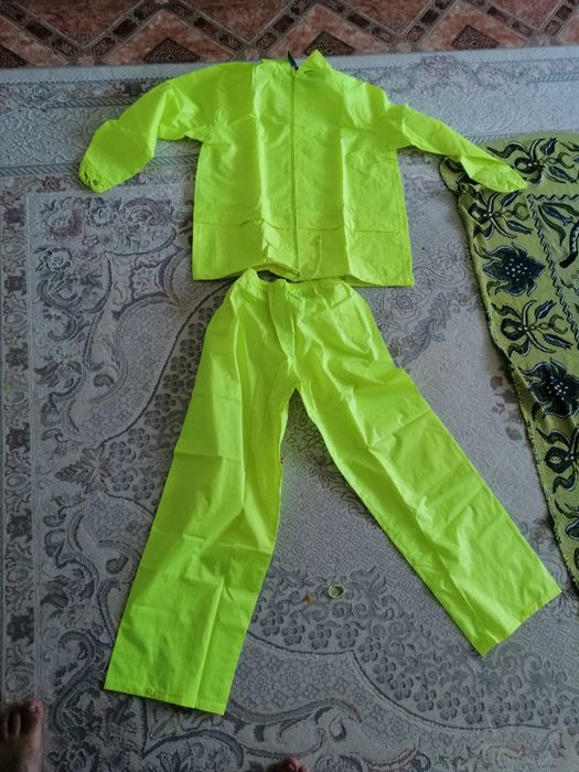 Дождевик защитный плащ и костюм