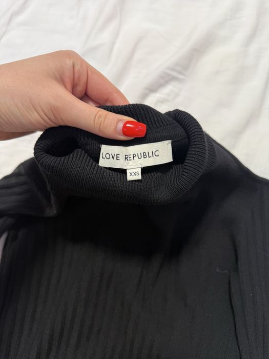 Love Republic лонгслив с открытым плечом