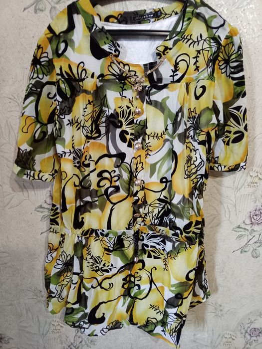 Продам женскую блузку