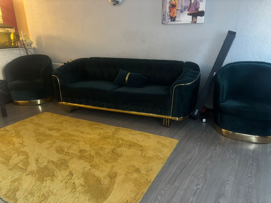 Vând set canapea și fotolii