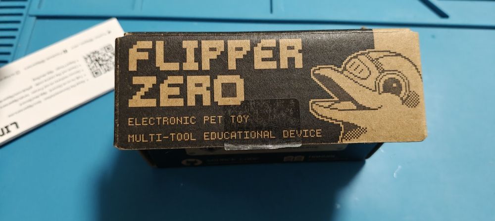 Flipper Zero +husa silicon+ WiFi Dev Board – ca nou