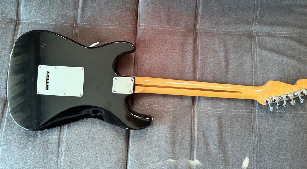 Squier Stratocaster M-Series 1992 (Korea) – Upgrade Bridge Fender & Setup Nou